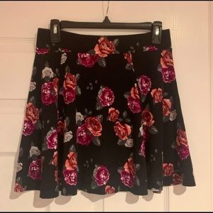 DIVIDED Black Skirt with Pink Roses Junior Medium‎